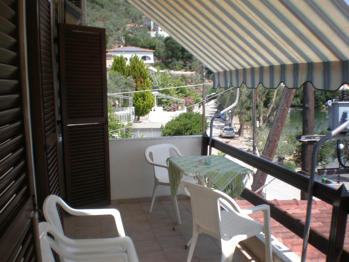 Apartamento Salonikios Pteleós Exterior foto